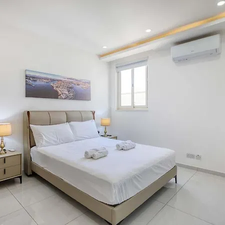 Penthouse فاليتا